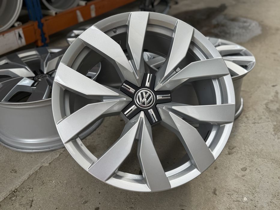 Jante Aliaj 20 Originale VW Touareg III CR Montero 760601025C