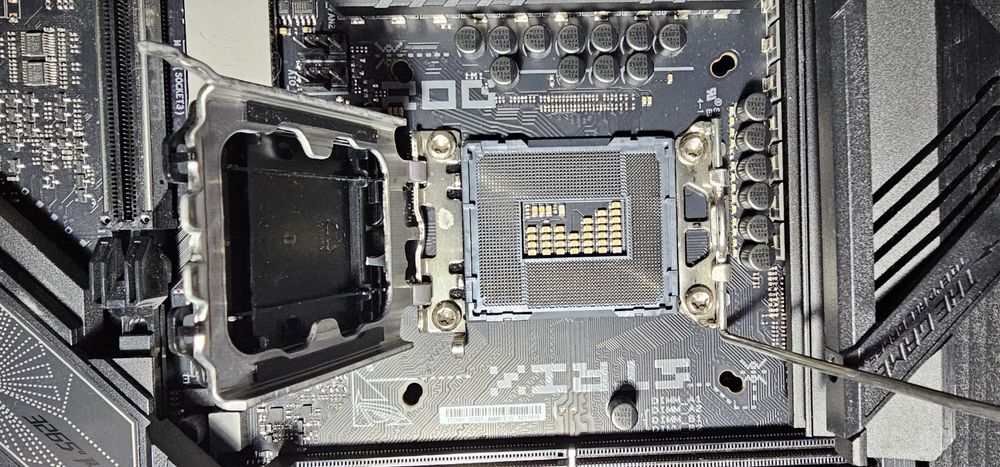 Placa de baza Rog Strix Z790-H Gaming Wifi LGA1700