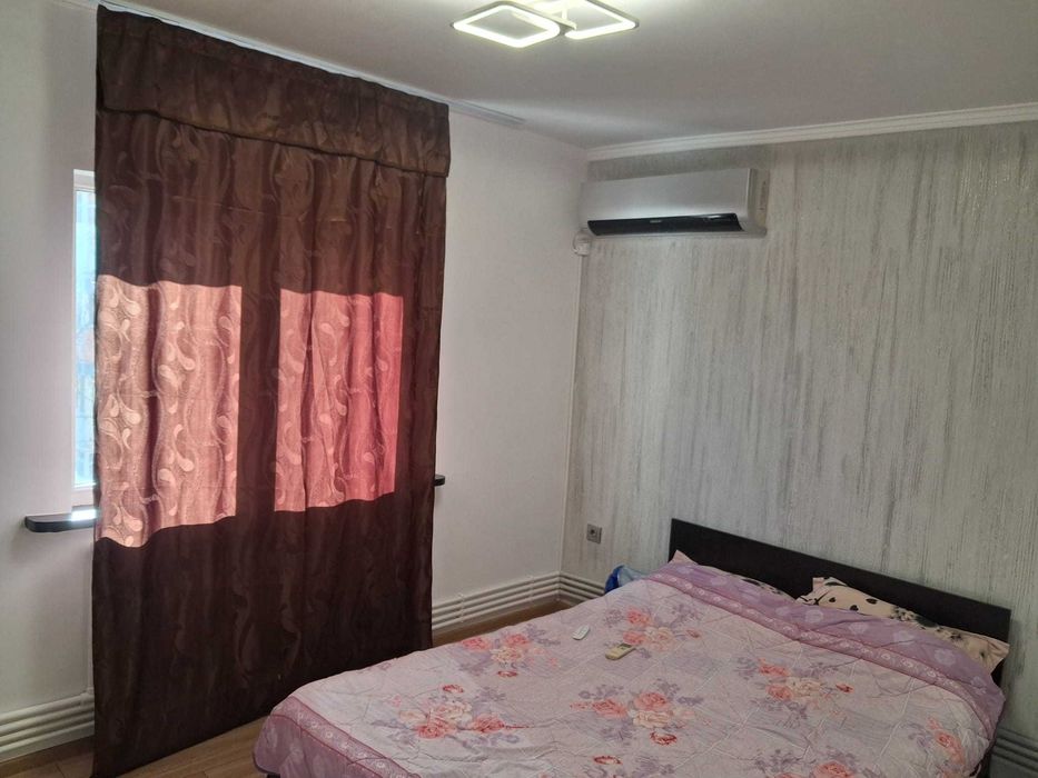Vând apartament în Craiovița Nouă