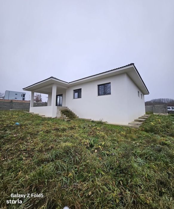 Casa NOUA de vânzare Dealurile Oradiei, zona Izvorului