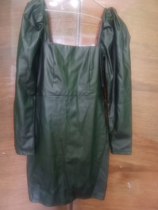 Платье  экокожа.