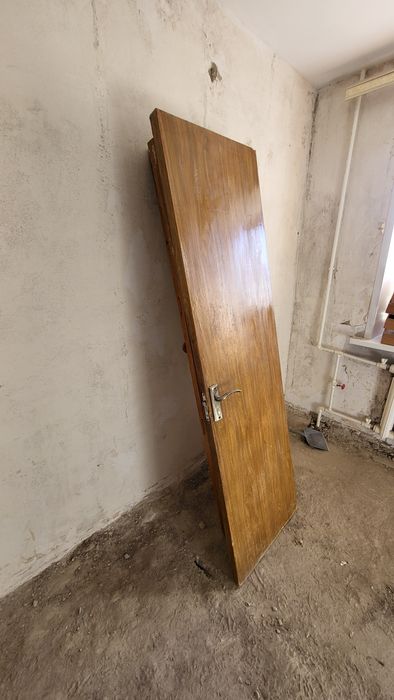 Продам двери межкомнатные