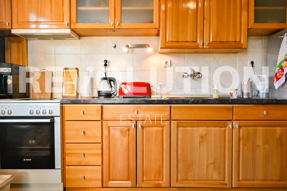 Дава се под наем Тристаен апартамент в София, Център - 135 кв.м за 1000 € - Снимка #5