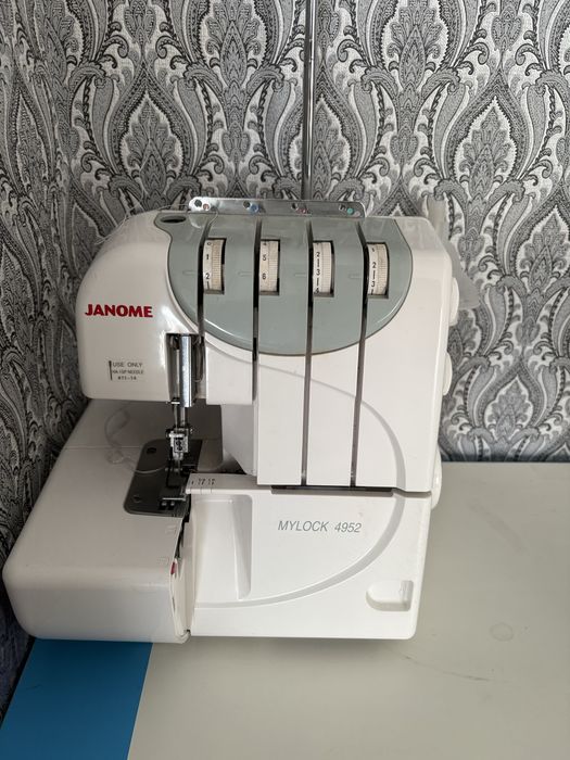 Janome оверлок 3/4 ниточный