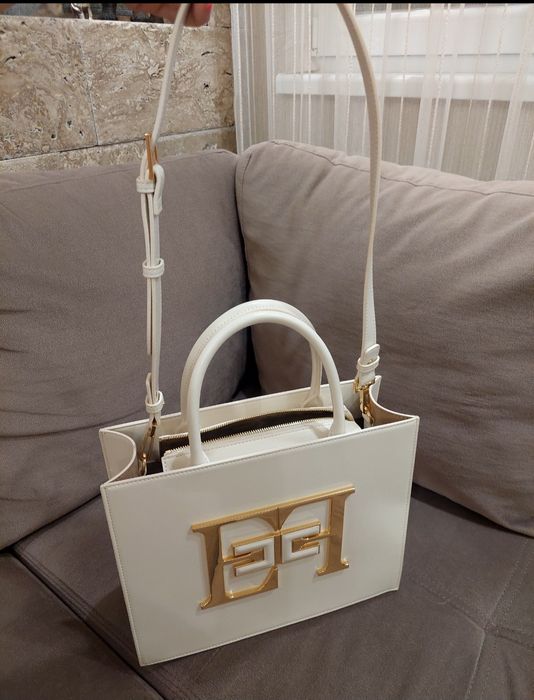 Чисто нова Чанта Elisabetta Franchi ! Уникално красив модел!