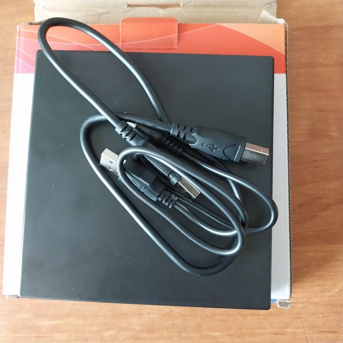 ЗАПИСВАЩ CD/ DVD плеър за компютър