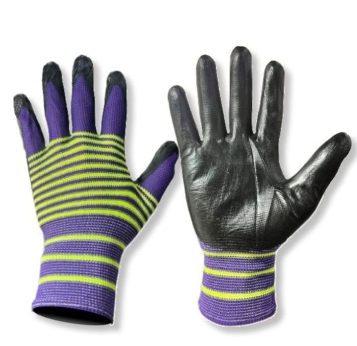 Перчатки рабочие в разных