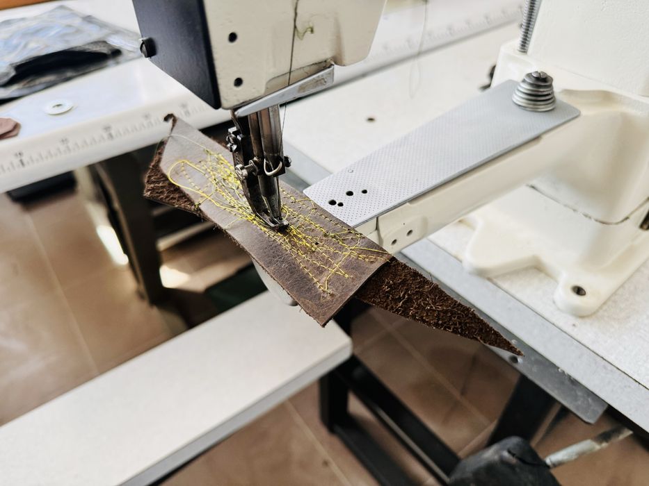 Masina de cusut piele  Triplu transport Durkopp adler cu brat