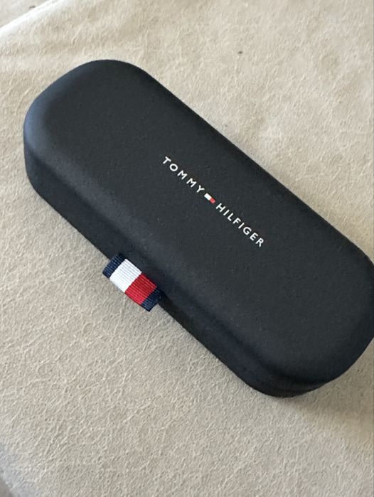 Tommy Hilfiger слънчеви очила