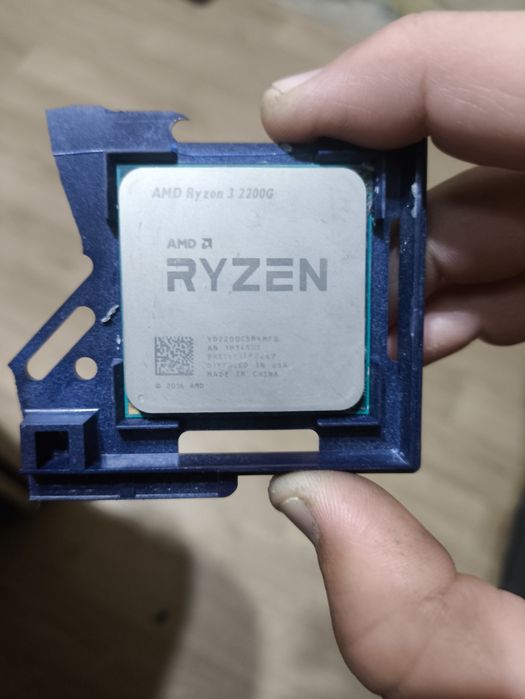 Продам Ryzen 2 2200g