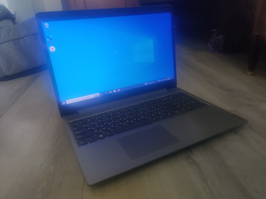 Продаю ноутбук Lenovo 2019 года