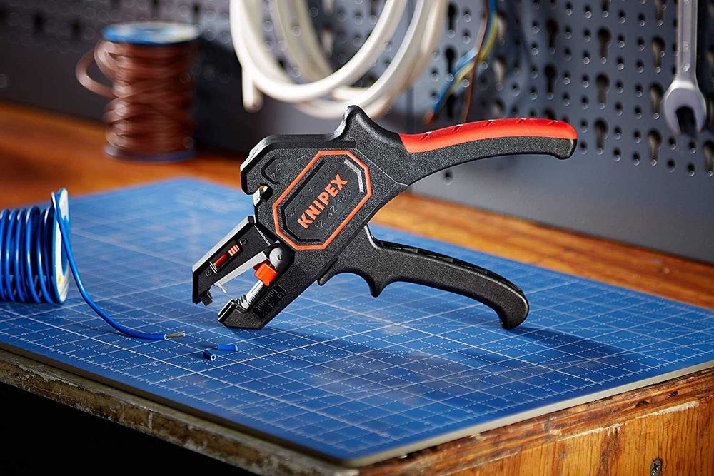 KNIPEX Клещи автоматични за сваляне на изолация, оголване на кабели