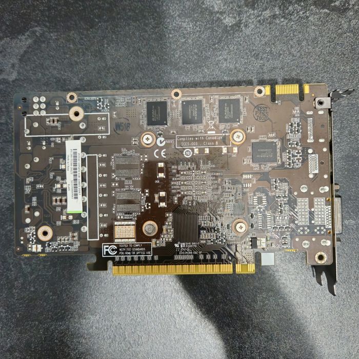 Видеокарта Zotac GTS 450 1Gb 128Bit DDR5, есть 4 порта