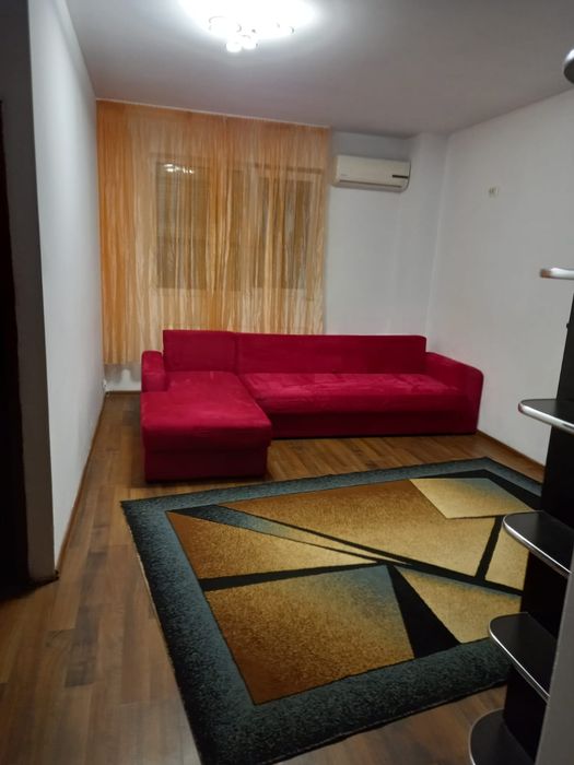 Închiriez apartament 3 camere