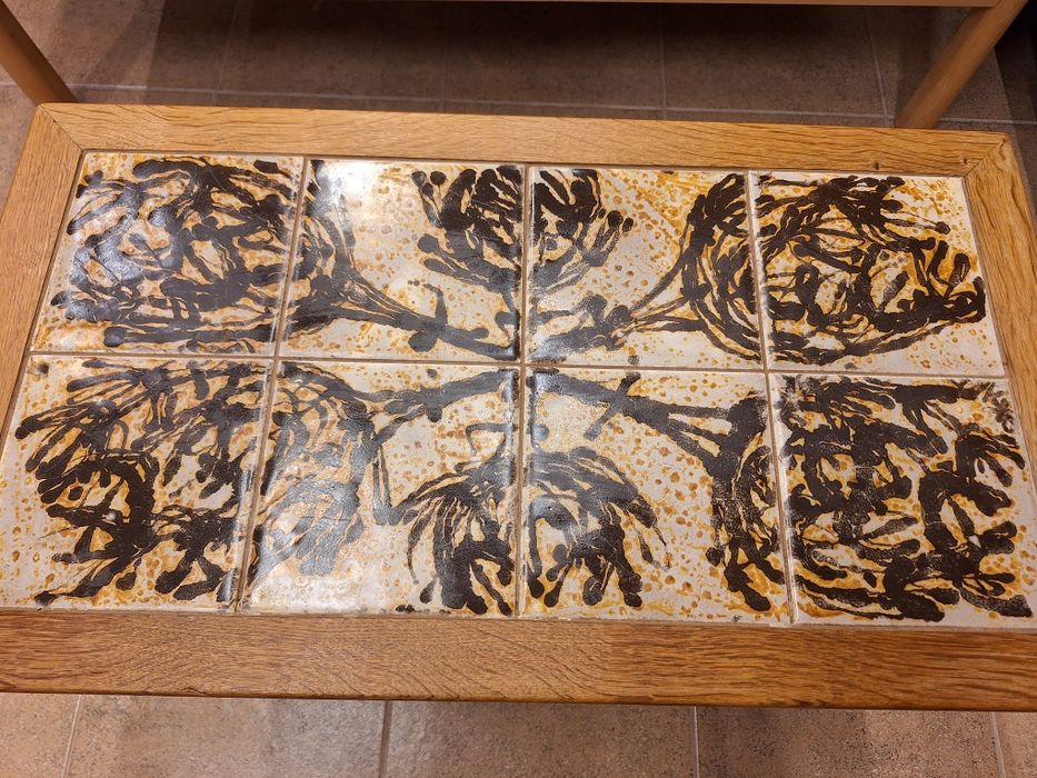 К - т три помощни масички с плочки