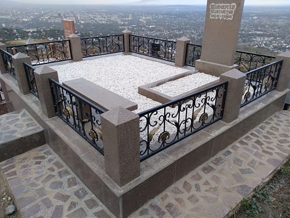 Памятники , мемореальные комплексы