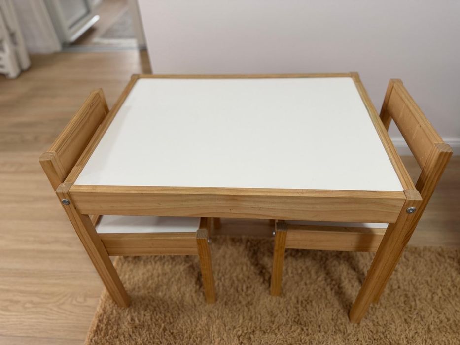 Masă pentru copii + 2 scaune Ikea