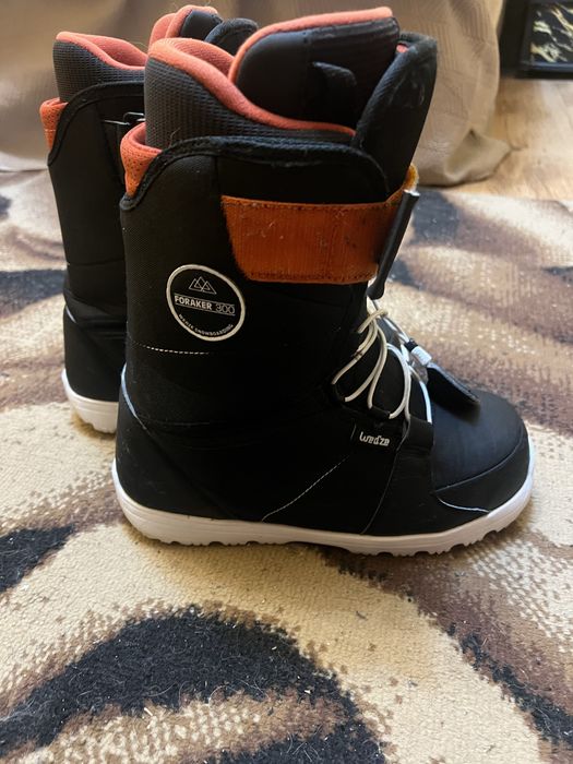 Продавам сноуборд обувки.