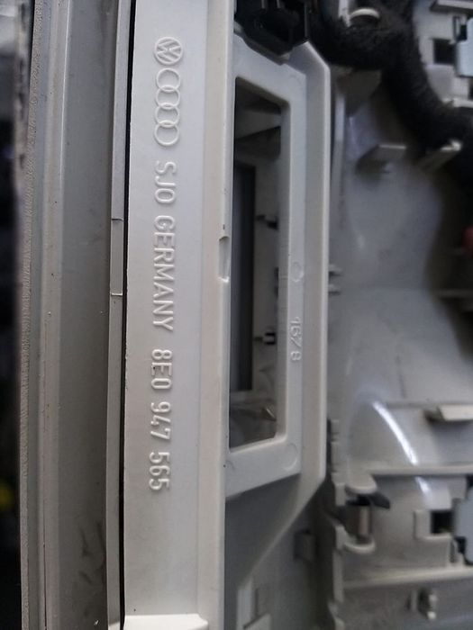 Plafoniera fata audi a4 b7 8e 8e0947565