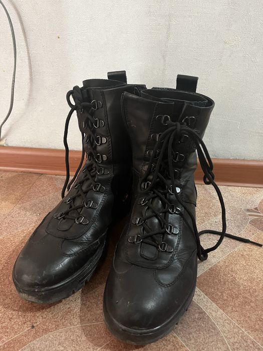 Продам берцы.