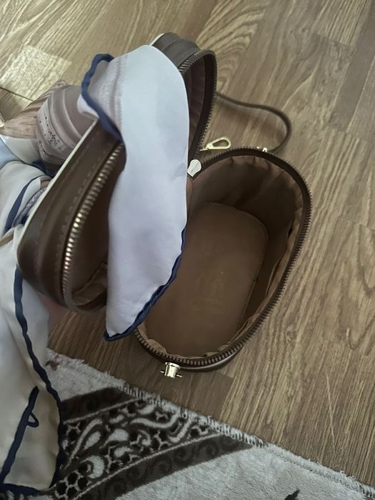 Дамска чанта с кърпа – стилна и компактна