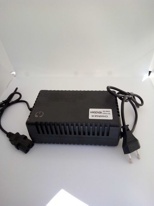 Incarcator pentru scuter electric baterii pe gel 60v20ah 67 2 ah
