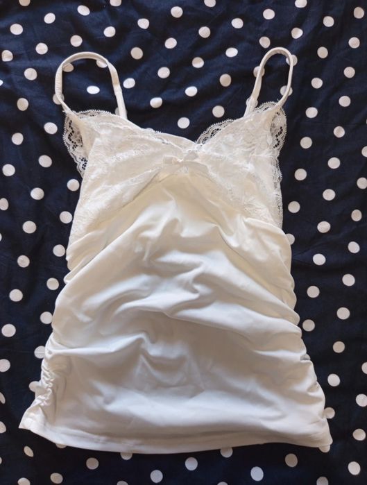 Maieu alb oferta in descriere