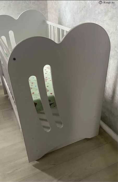 Продам детскую кроватку