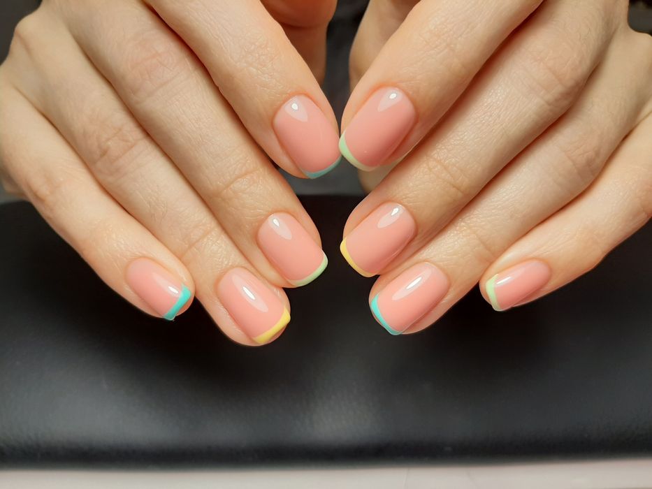 Маникюр и педикюр на дому