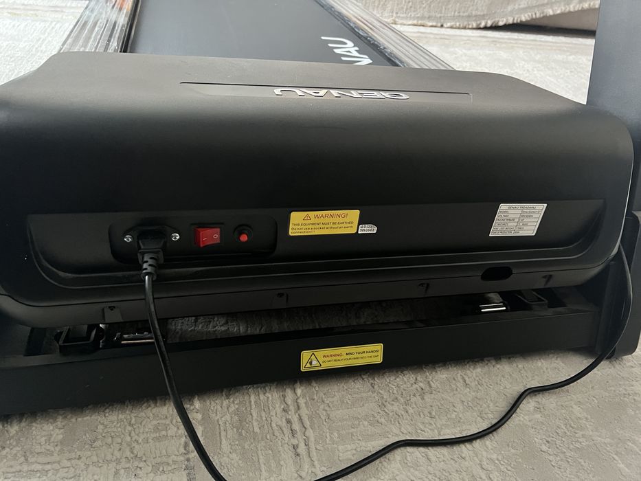 Продается беговая дорожка Genau