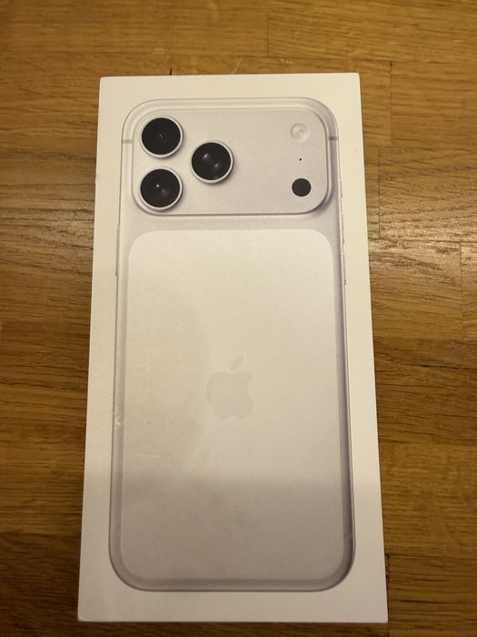 Продавам iPhone 17 pro max 512