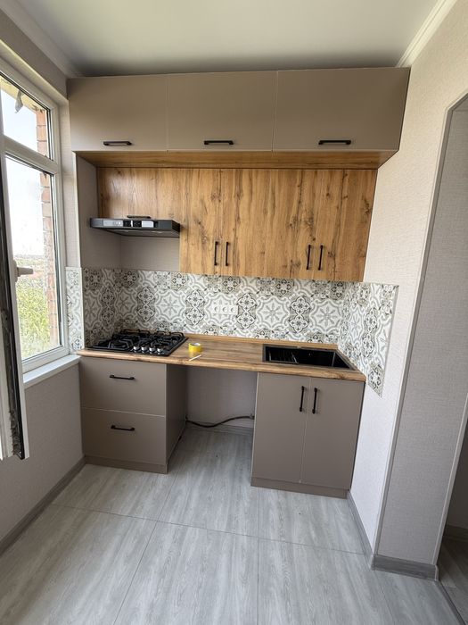 Кухуний гарнитура ва бошка турдаги мебиллар заказга таёрлаймиз