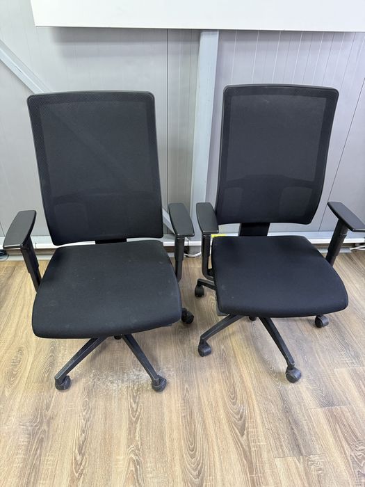 Scaun negru birou profesional
