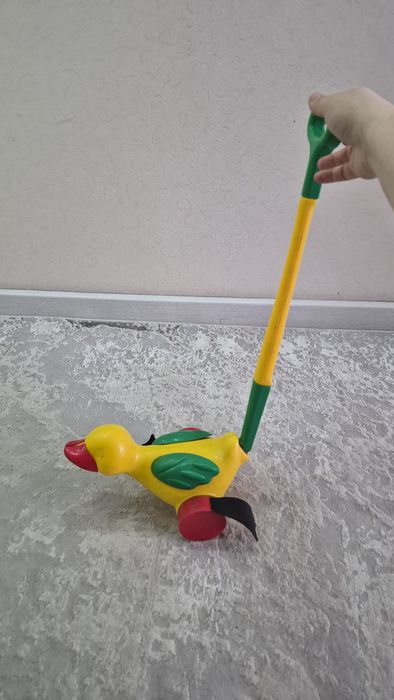 Игрушка. Тәй-тәй басып үйренуге арналған