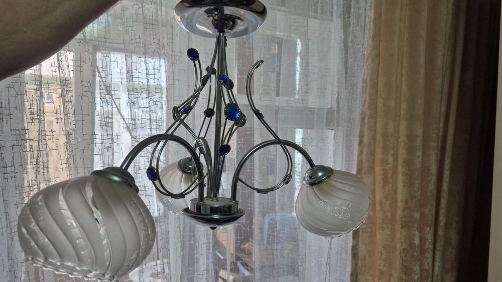 Продам люстры...