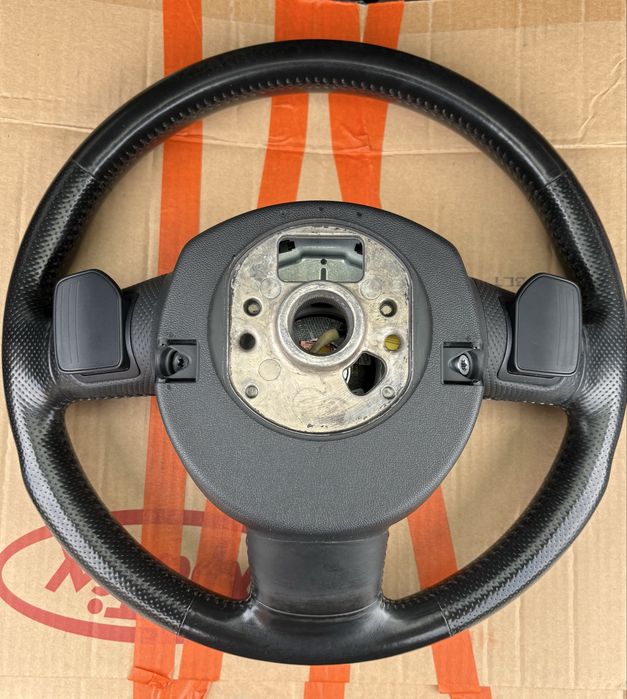 МУЛТИ ВОЛАН за ауди а4 б7 с пера и AIR BAG