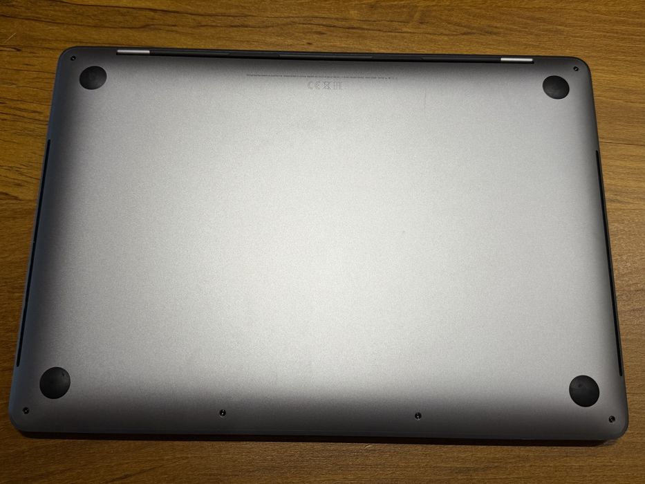 Macbook Pro 13 inch A2251 | i7 2.3 GHz | 32GB RAM | 512GB SSD