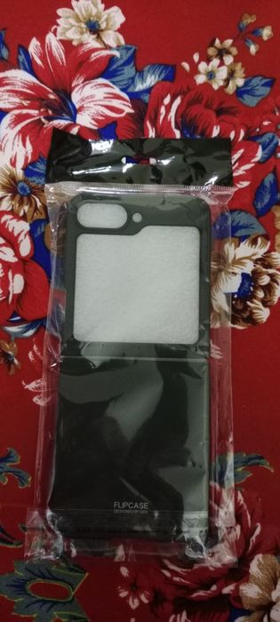 Чехол Galaxy Z Flip 6-черный