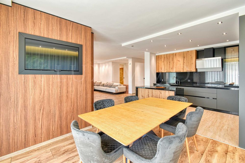 Продава се Къща в с. Кладница, Област Перник - 200 кв.м за 2000 €/кв.м - Снимка #13