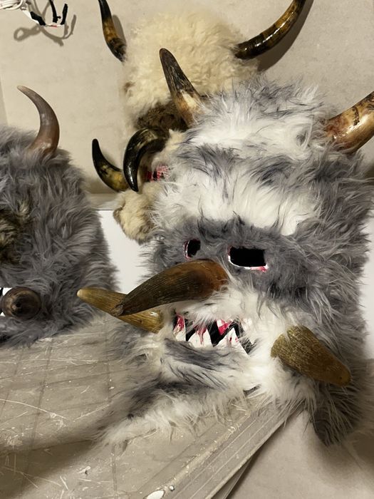 Кукерски маски за сурва