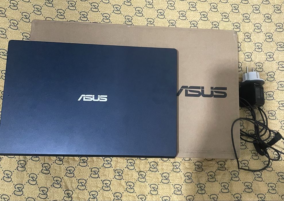 Ноутбук Asus в идеальном состоянии