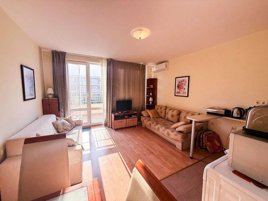 Продава се Двустаен апартамент в к.к. Слънчев бряг - 65 кв.м за 1054 €/кв.м - Снимка #3