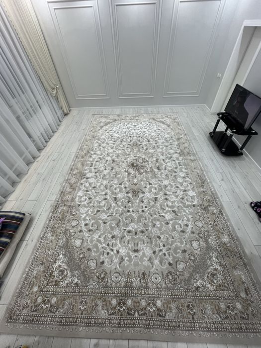 Кілем сатылады..