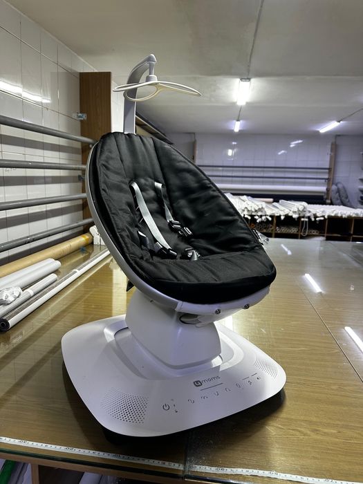 Электрокачель, кресло-качалка 4MOMS