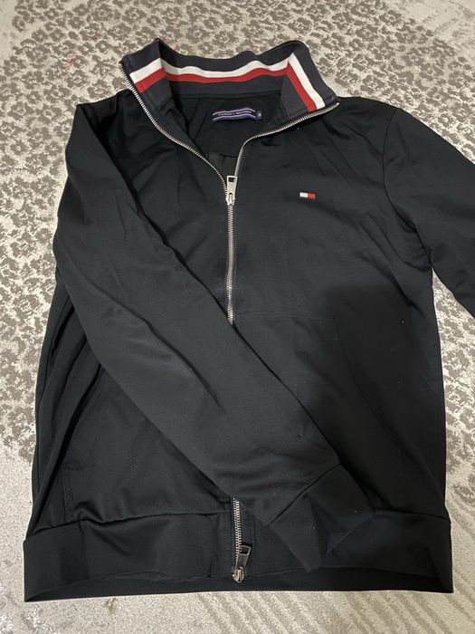 Продам tommy hilfigher толком не одевал