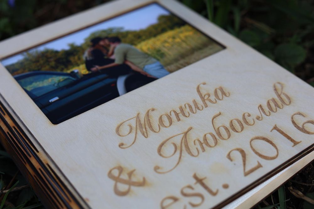 Дървени албуми с персонализиран дизайн