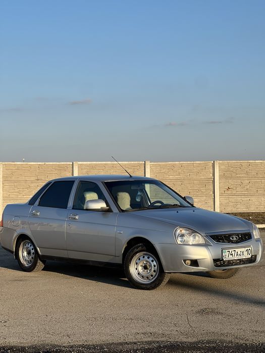 Продам Приору 2013 года