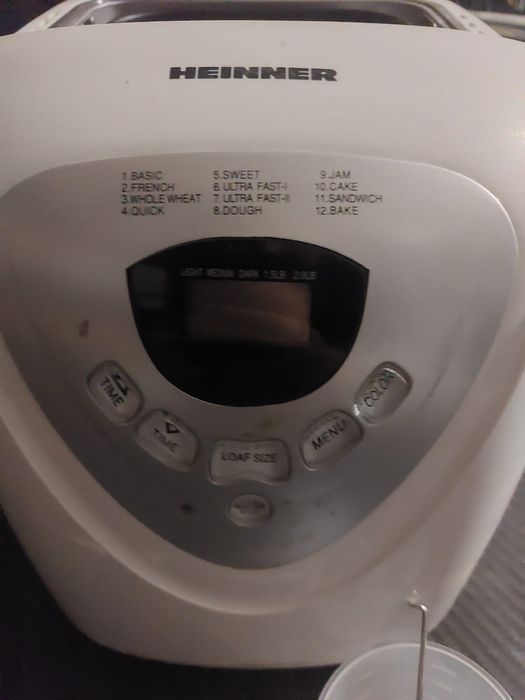 Mașina de făcut pâine Heinner