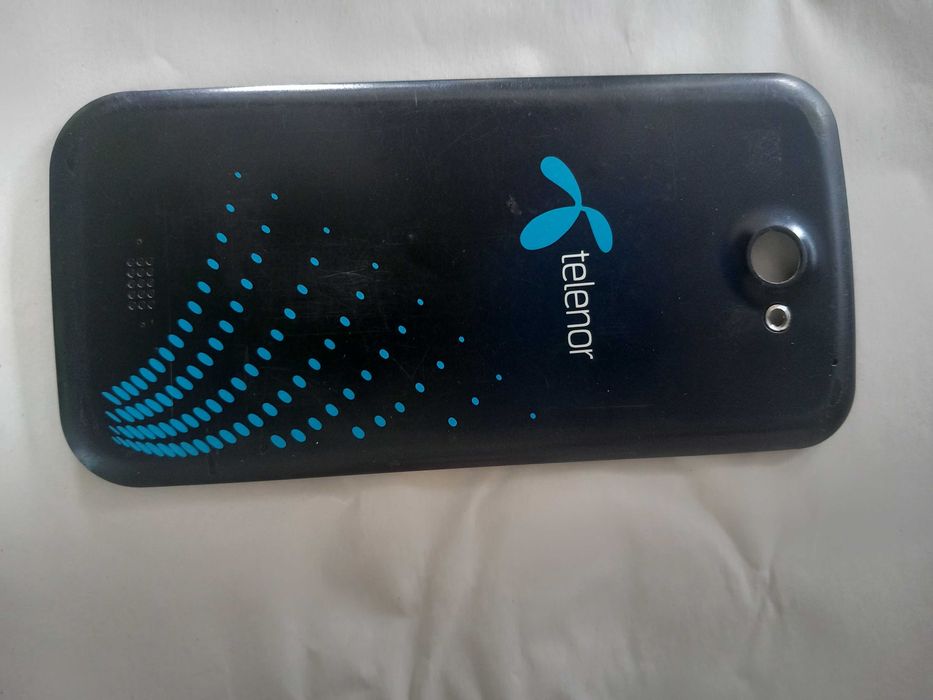 Продавам телефон telenor smart