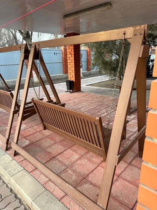 Качели двухместные и трёхместные